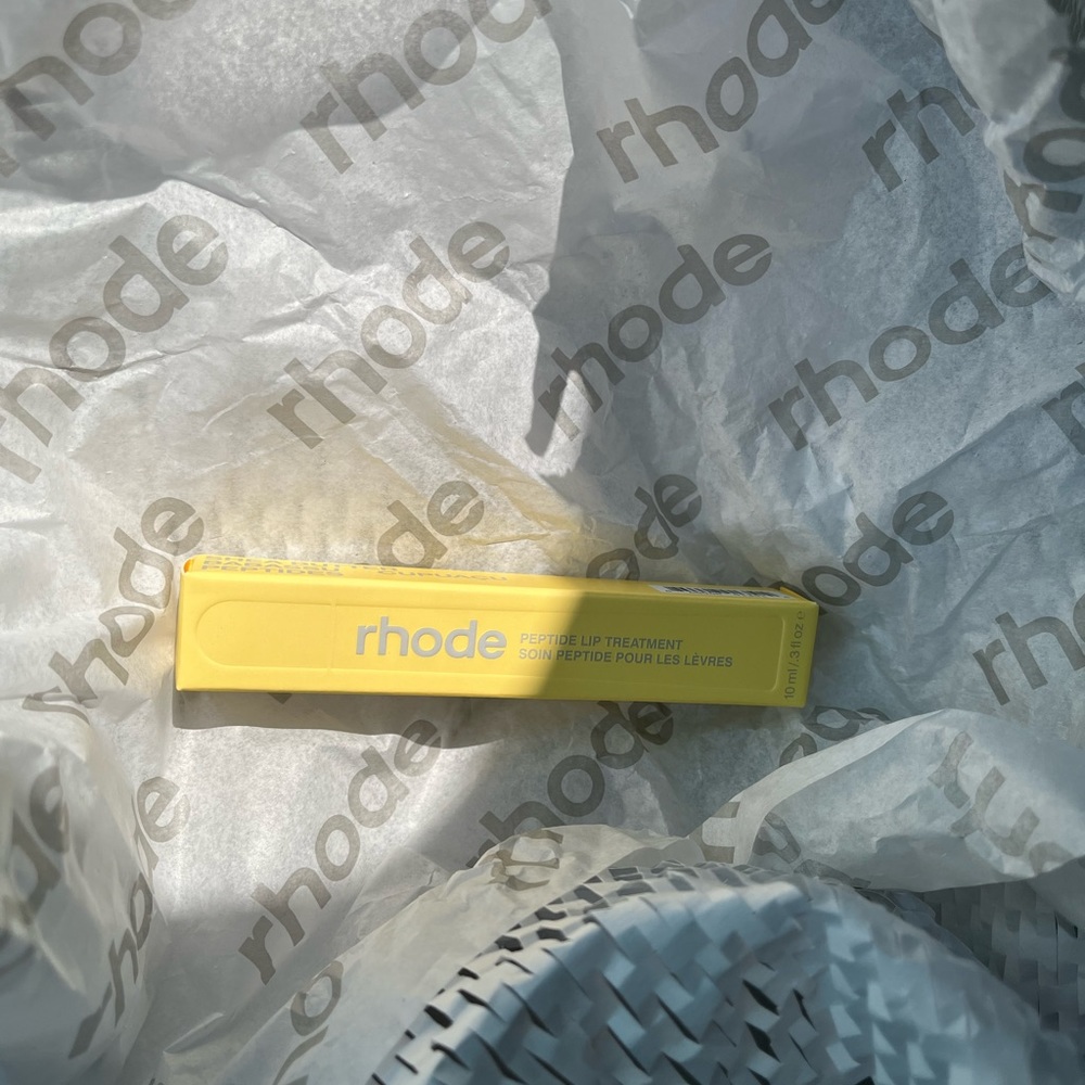 Rhode skin peptide lip treatment